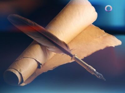 pergamino con pluma antigua